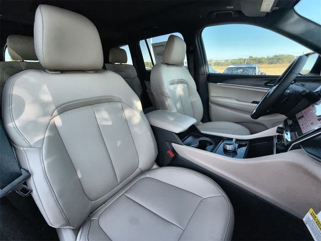 Thumbnail: 2025 Jeep Grand Cherokee - 13