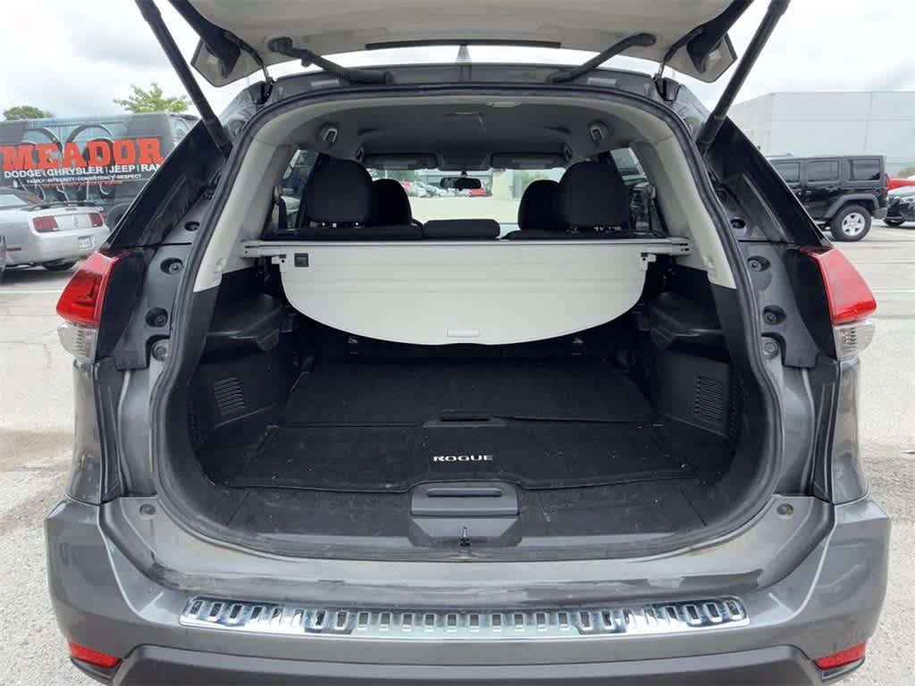2018 Nissan Rogue SV 21