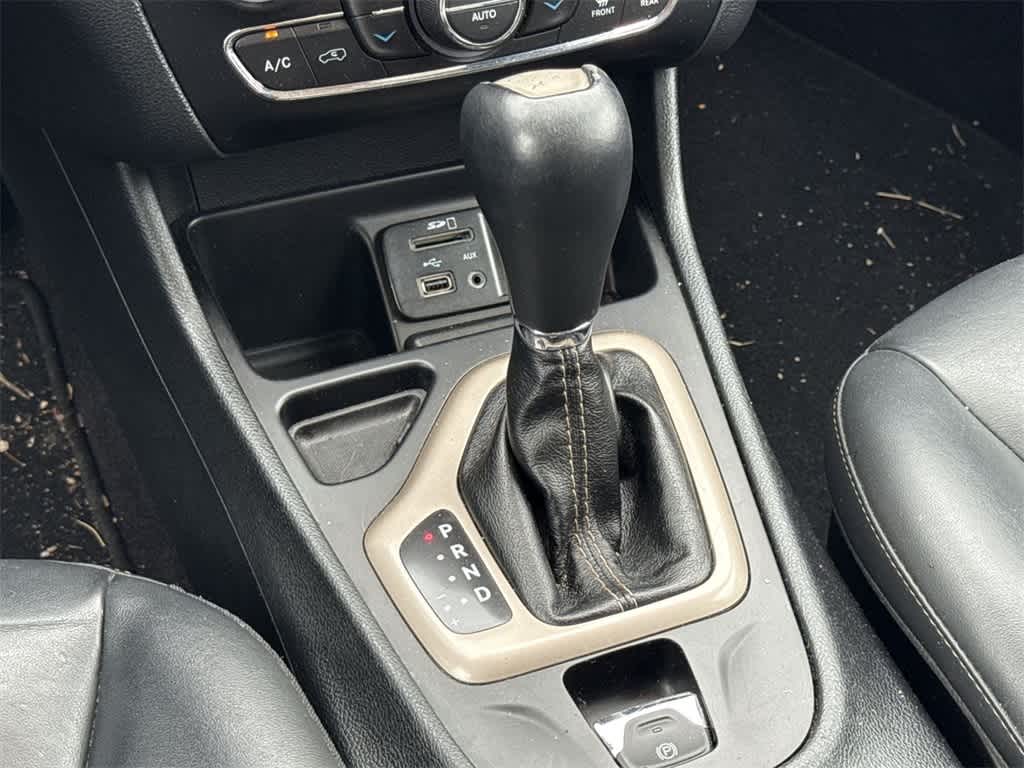 Thumbnail: 2016 Jeep Cherokee - 16