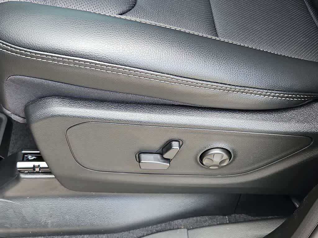 Thumbnail: 2026 RAM 1500 - 18