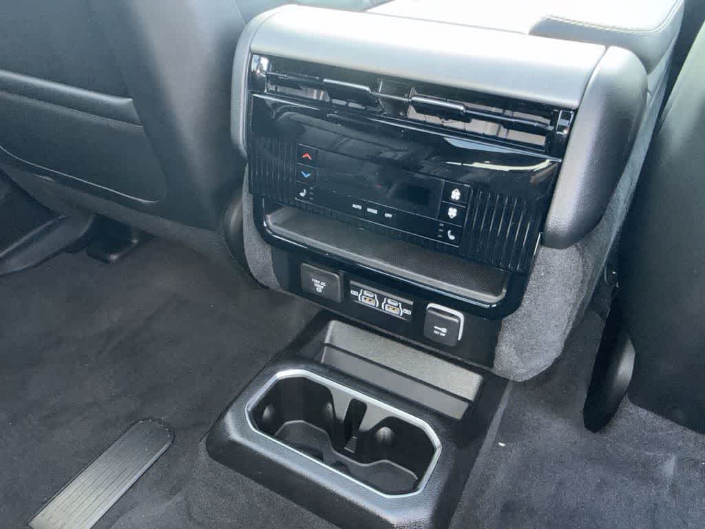 Thumbnail: 2025 Jeep Wagoneer - 22