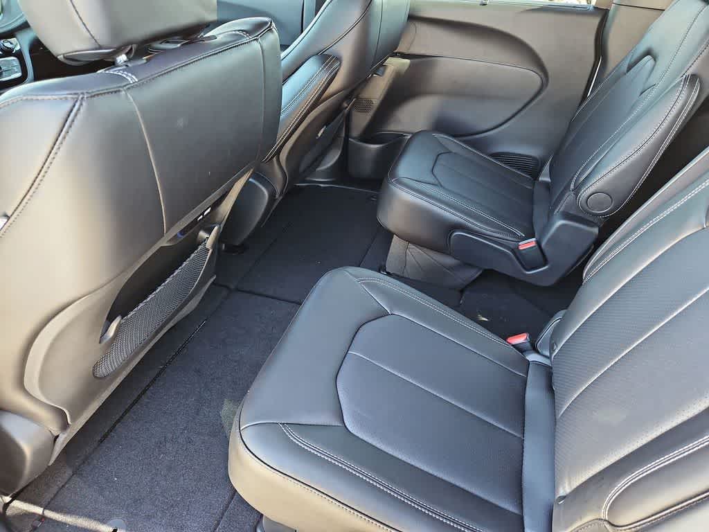 Thumbnail: 2026 Chrysler Pacifica - 9