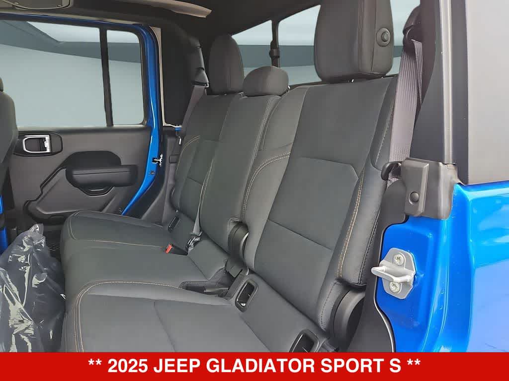 Thumbnail: 2025 Jeep Gladiator - 22