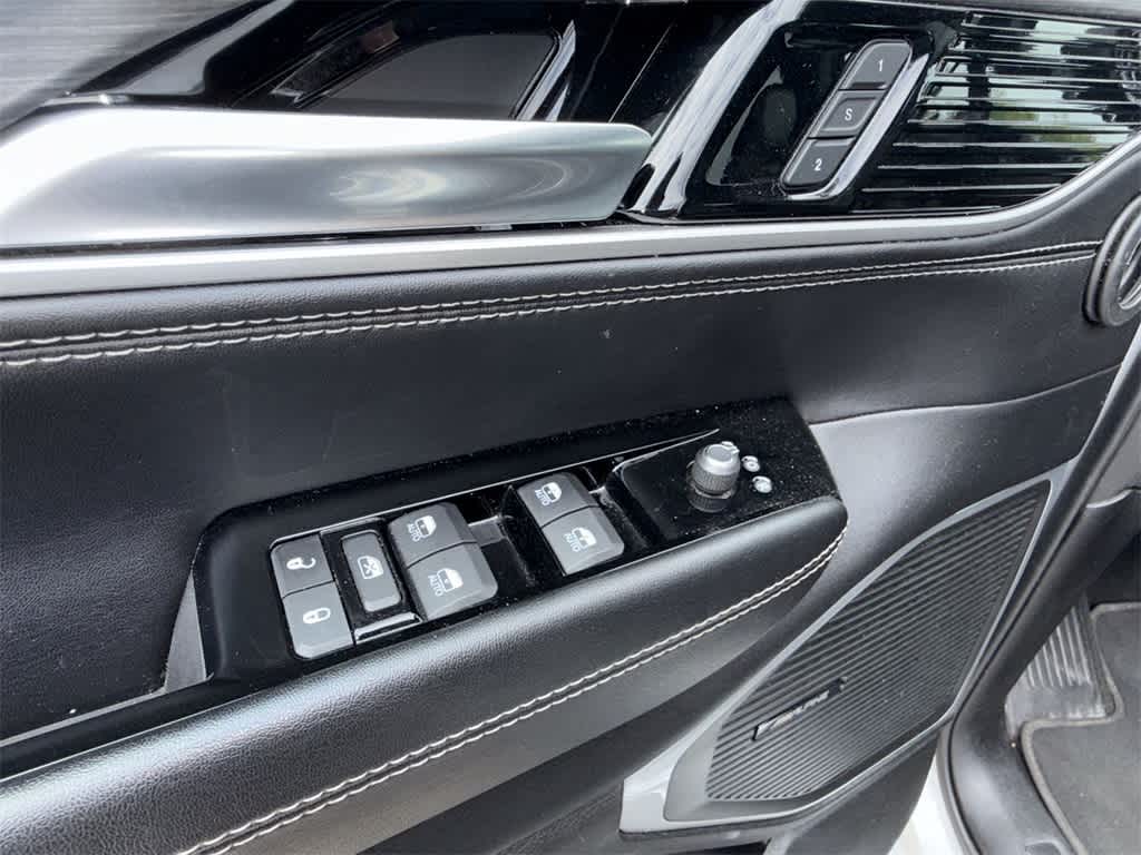 Thumbnail: 2023 Jeep Wagoneer - 26