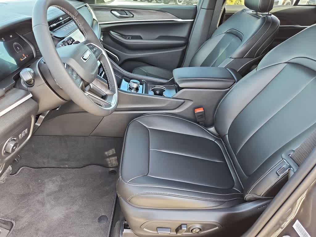 Thumbnail: 2026 Jeep Grand Cherokee - 16