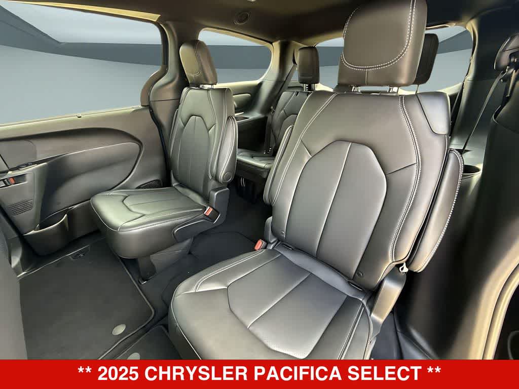 Thumbnail: 2025 Chrysler Pacifica - 12