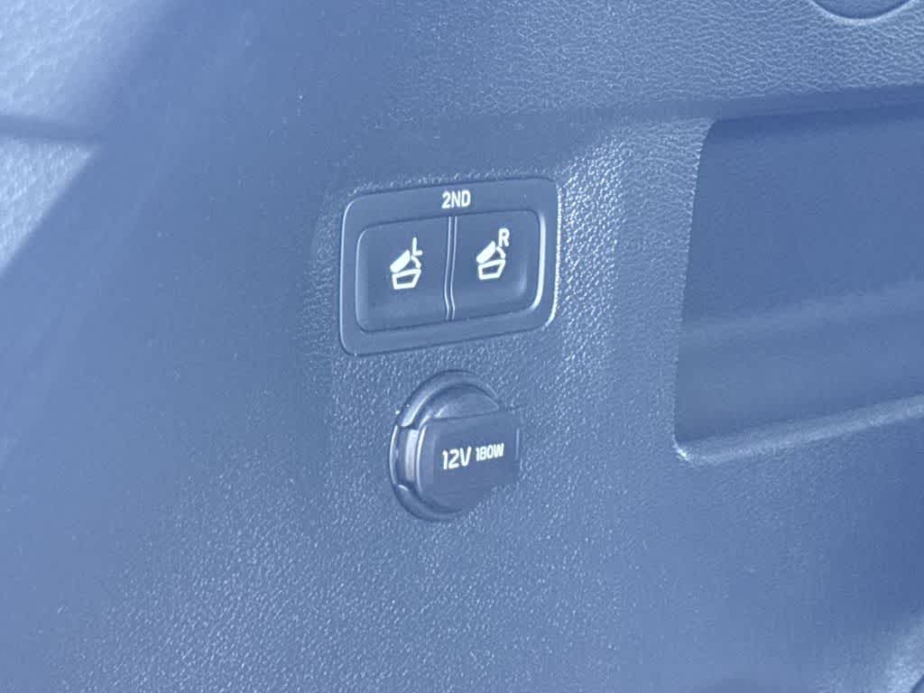 Thumbnail: 2023 Kia Telluride - 25