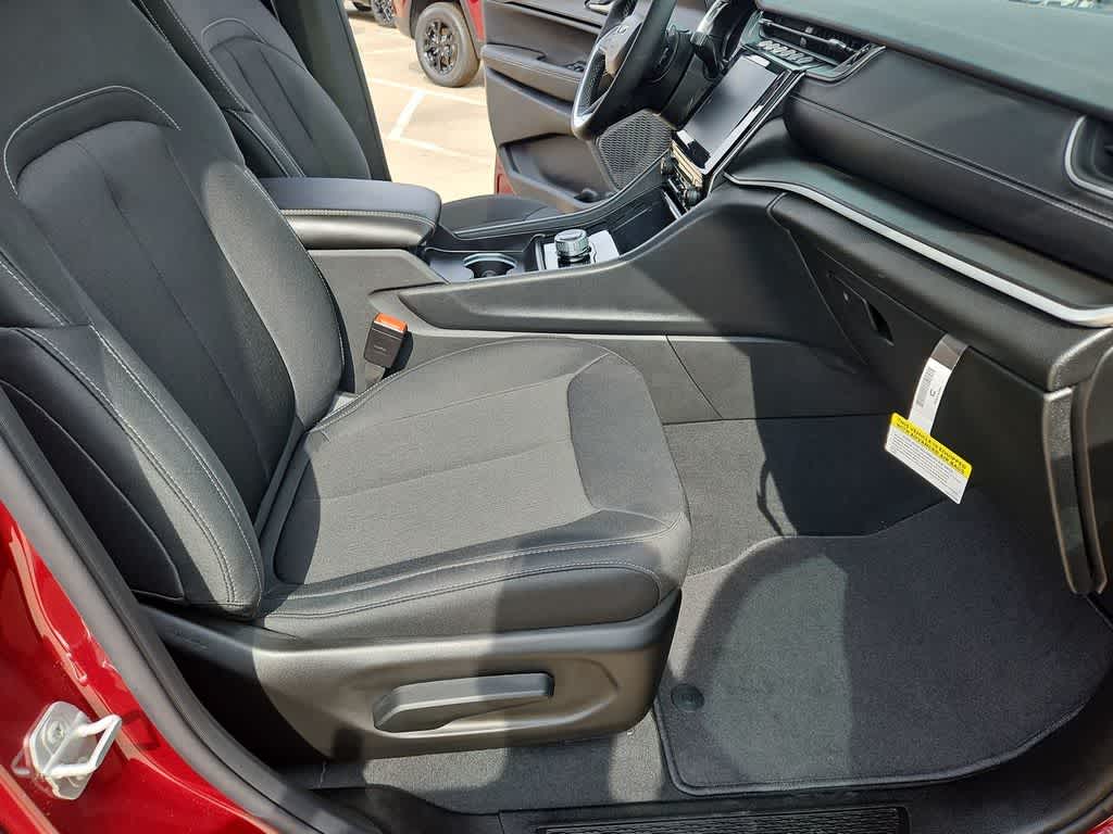 Thumbnail: 2025 Jeep Grand Cherokee L - 23