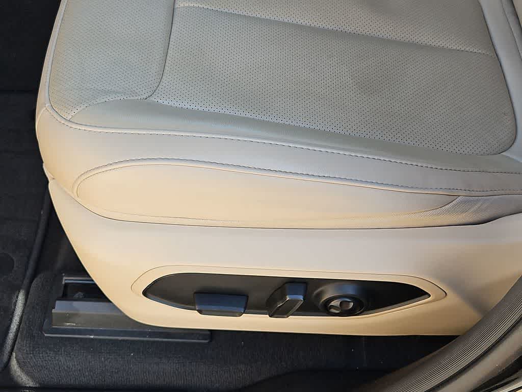 Thumbnail: 2022 Jeep Grand Cherokee - 18