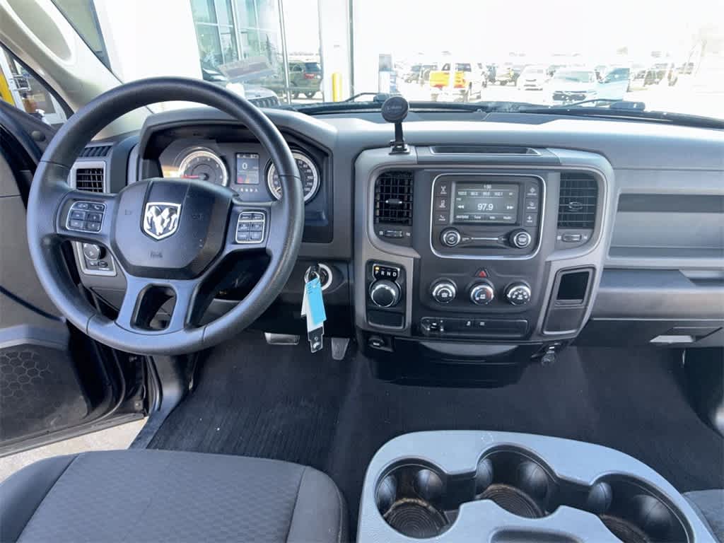 Thumbnail: 2019 RAM 1500 Classic - 15