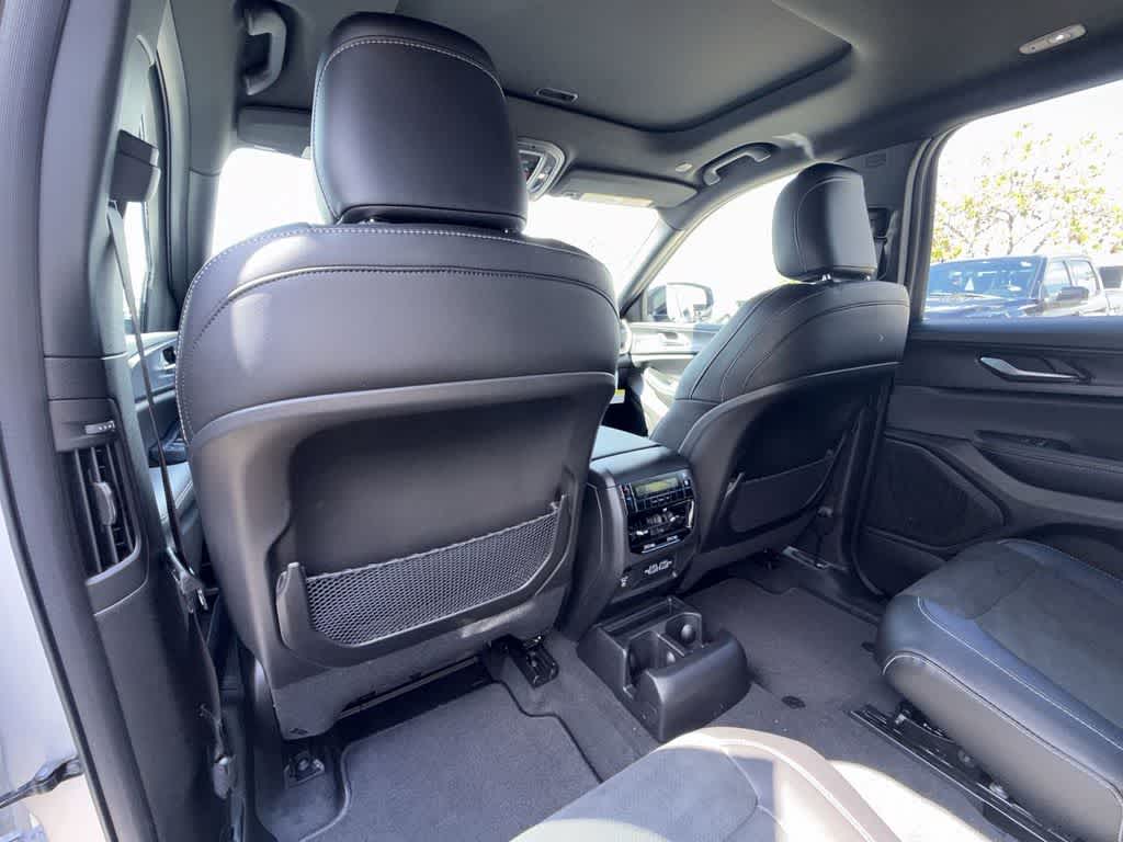 Thumbnail: 2025 Jeep Grand Cherokee L - 11