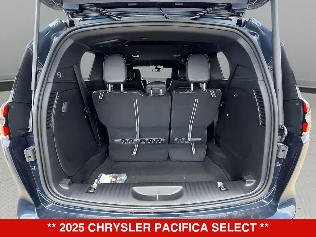 Thumbnail: 2025 Chrysler Pacifica - 21