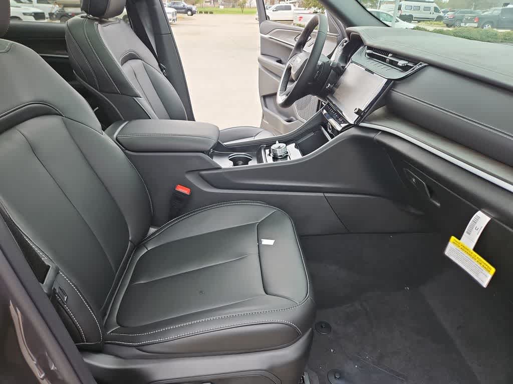 Thumbnail: 2026 Jeep Grand Cherokee L - 24