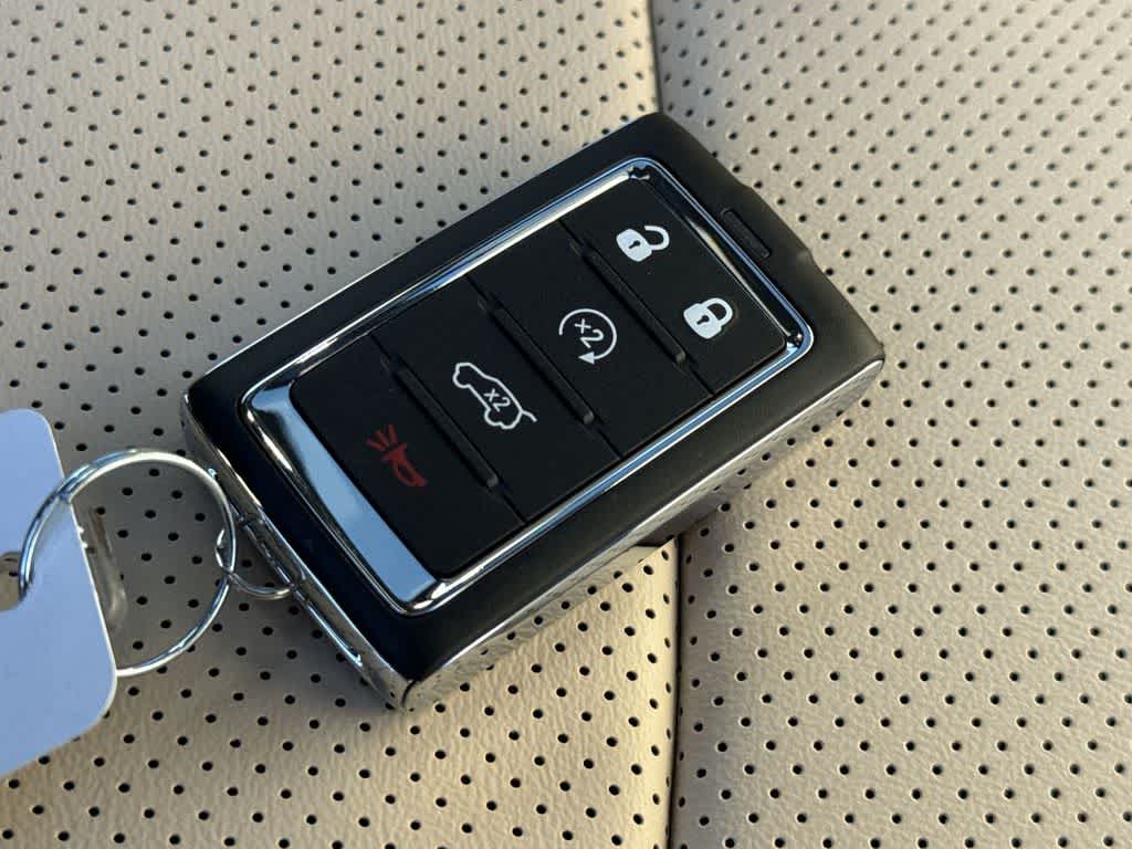 Thumbnail: 2025 Jeep Grand Cherokee L - 21