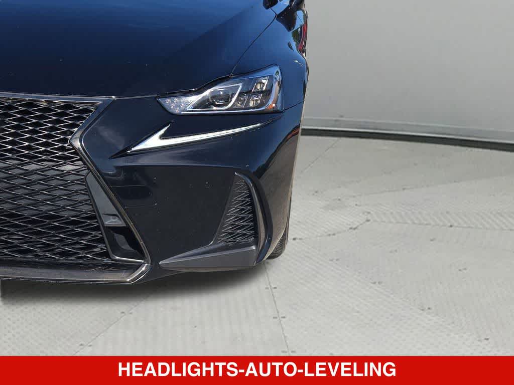 Thumbnail: 2019 Lexus IS - 10