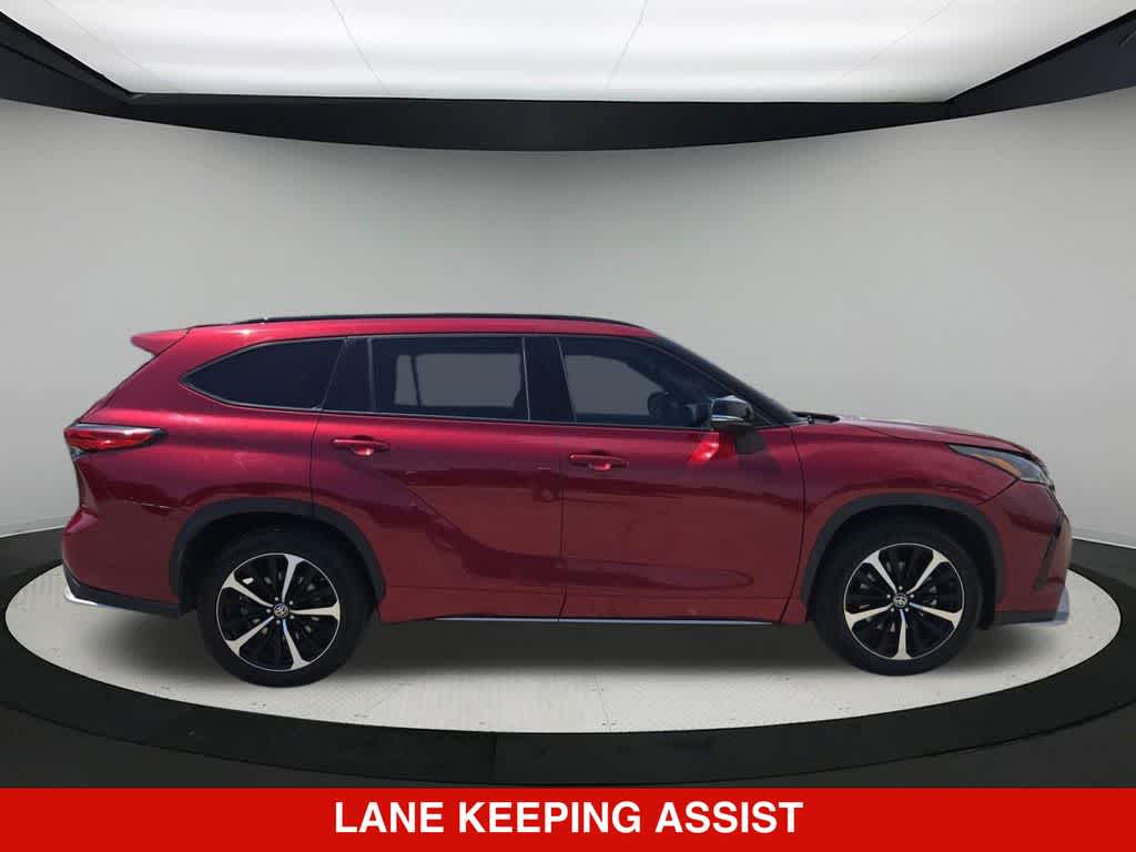 Thumbnail: 2021 Toyota Highlander - 7