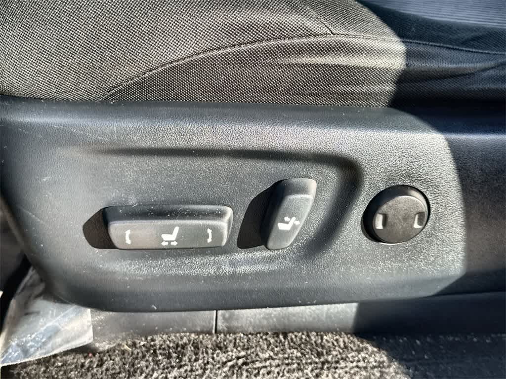 Thumbnail: 2017 Toyota 4Runner - 25