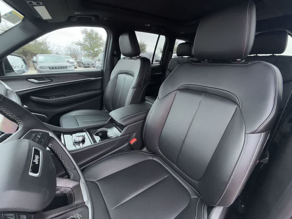 Thumbnail: 2026 Jeep Grand Cherokee - 11