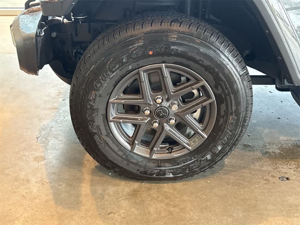 Thumbnail: 2025 Jeep Gladiator - 9