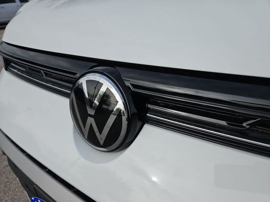 Thumbnail: 2025 Volkswagen Taos - 17