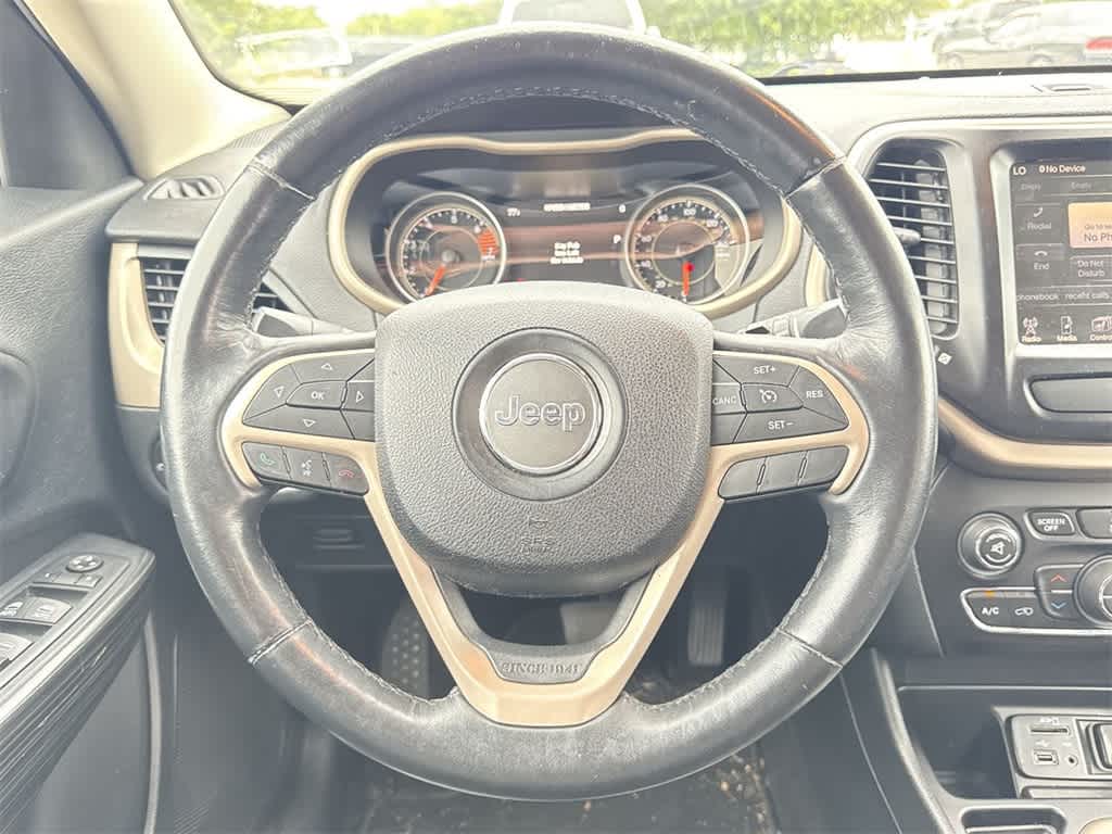 Thumbnail: 2016 Jeep Cherokee - 17