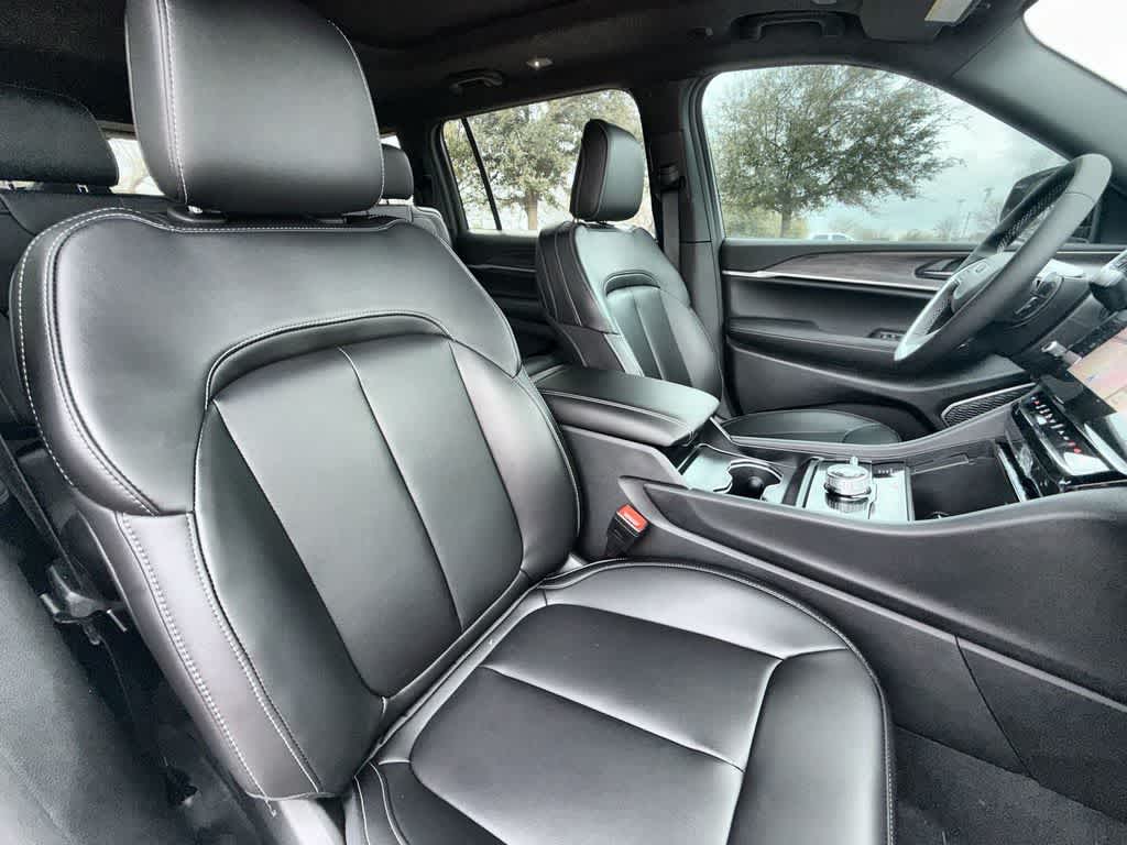 Thumbnail: 2026 Jeep Grand Cherokee L - 11
