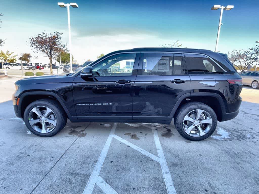 Thumbnail: 2025 Jeep Grand Cherokee - 3