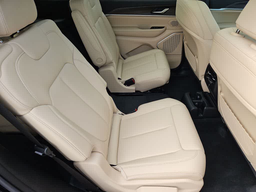 Thumbnail: 2026 Jeep Grand Cherokee L - 22