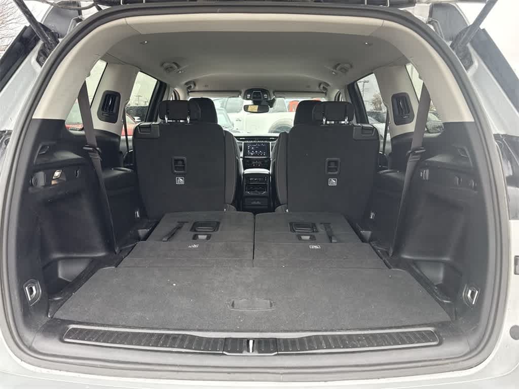 Thumbnail: 2023 Jeep Grand Cherokee L - 24