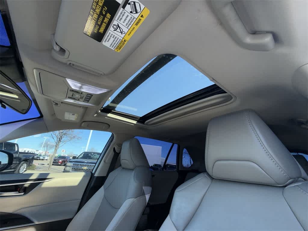 Thumbnail: 2021 Toyota RAV4 - 24