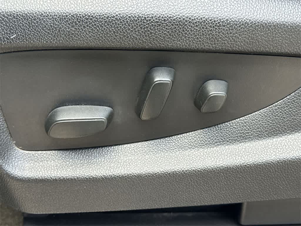 Thumbnail: 2017 GMC Yukon - 30