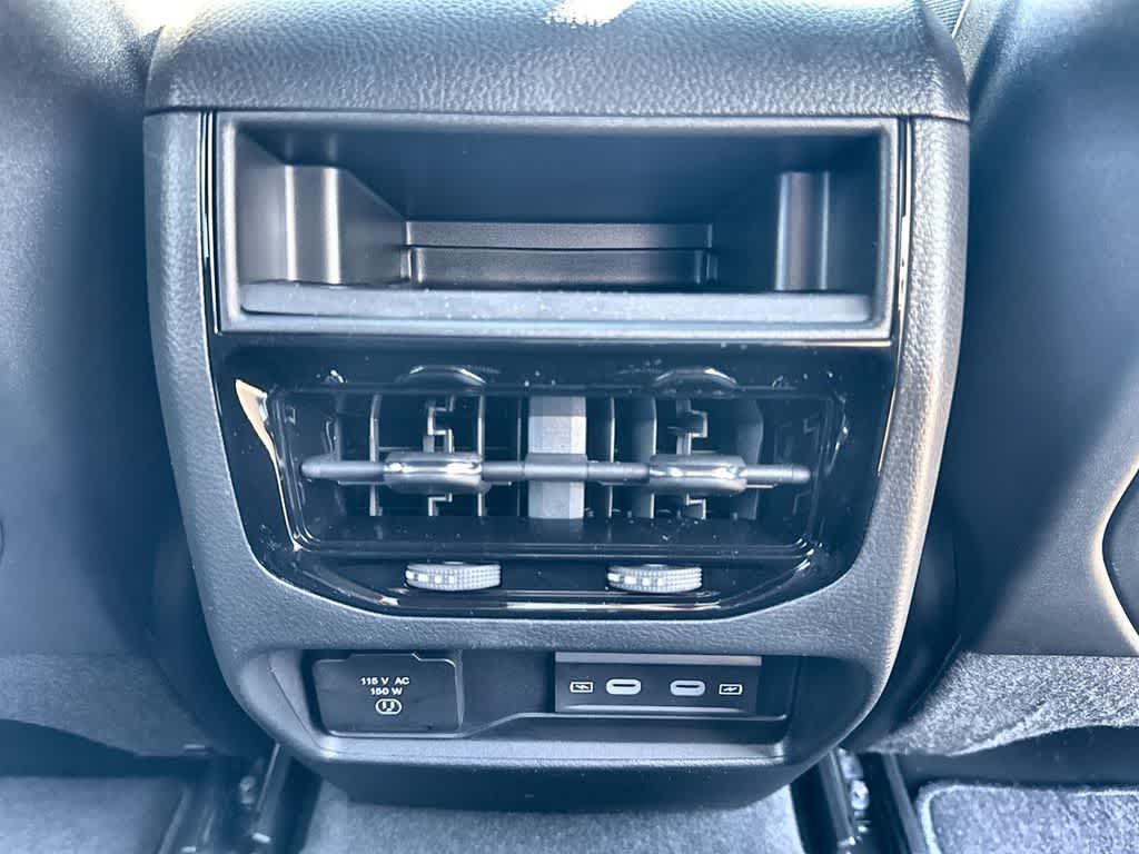 Thumbnail: 2026 Jeep Grand Cherokee - 22