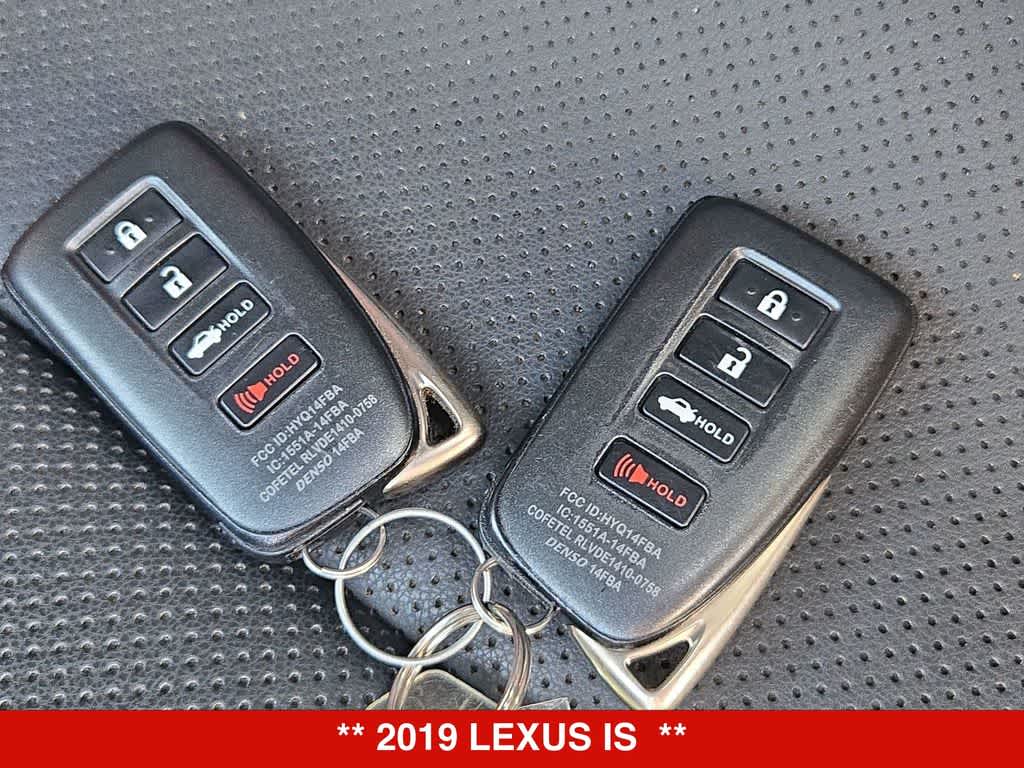 Thumbnail: 2019 Lexus IS - 34