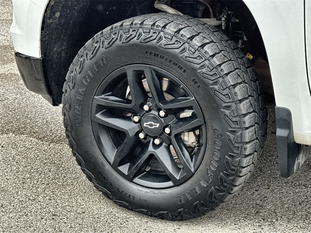 Thumbnail: 2023 Chevrolet Silverado 1500 - 9