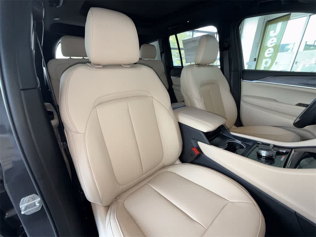 Thumbnail: 2025 Jeep Grand Cherokee - 12