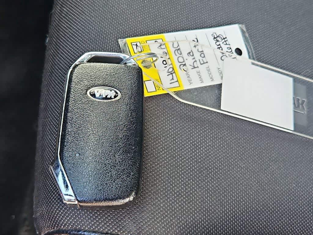 Thumbnail: 2020 Kia Forte - 37