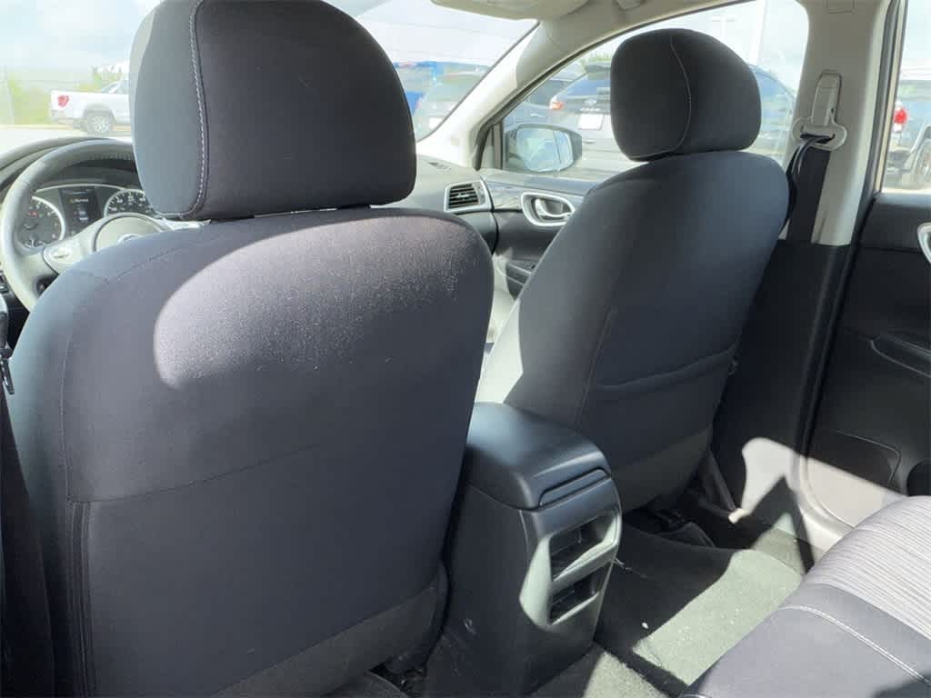 Thumbnail: 2016 Nissan Sentra - 12