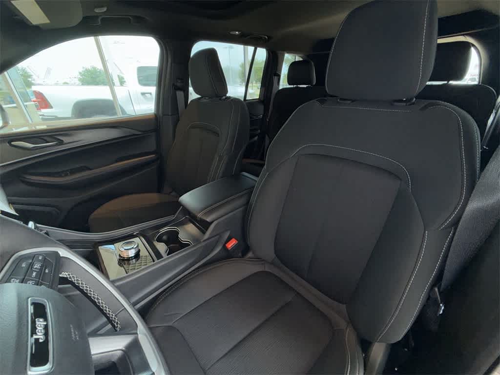 Thumbnail: 2025 Jeep Grand Cherokee - 11