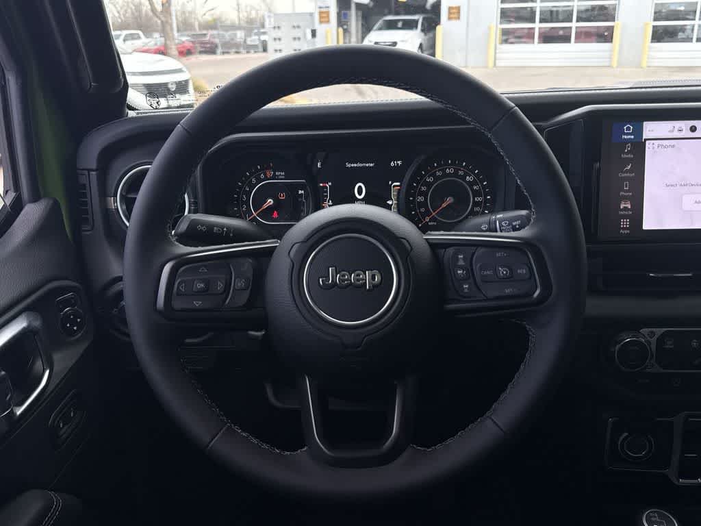 Thumbnail: 2025 Jeep Gladiator - 17