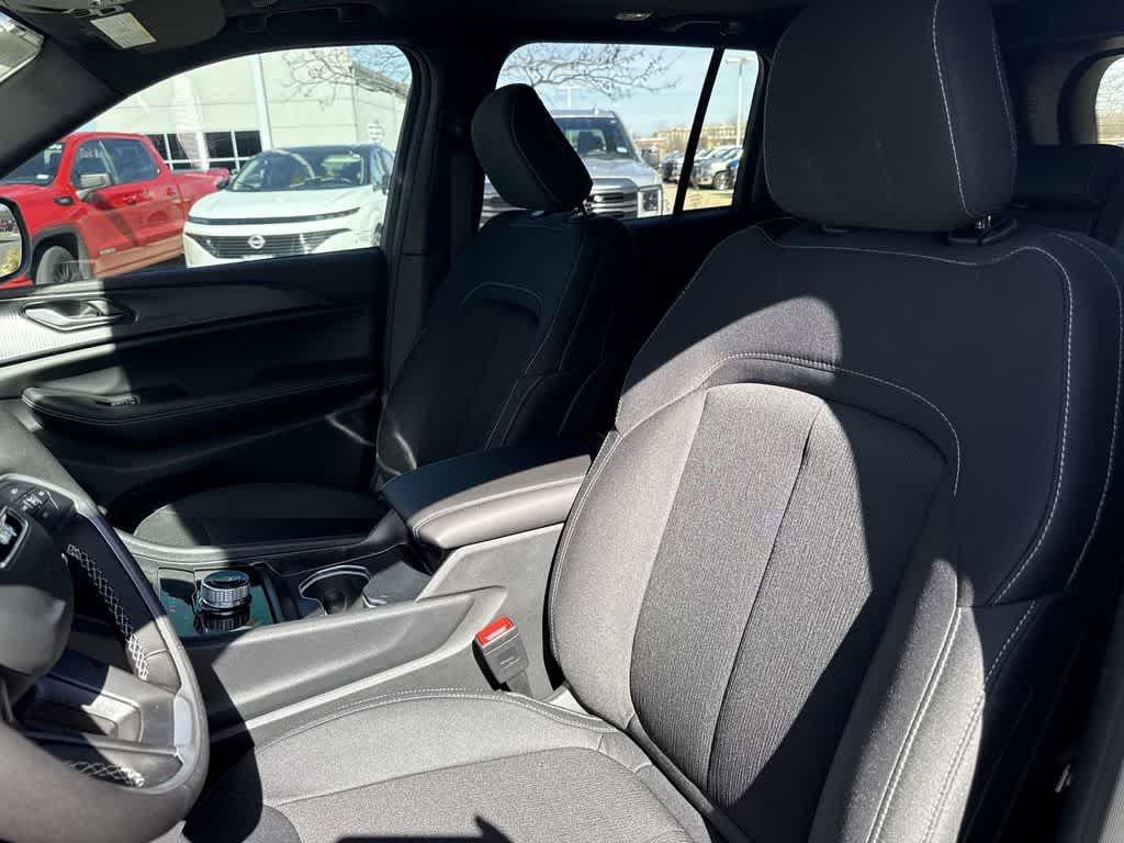 Thumbnail: 2026 Jeep Grand Cherokee - 11