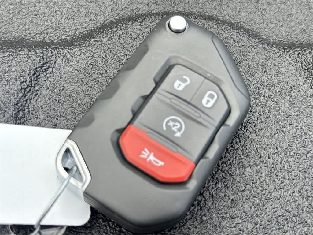 Thumbnail: 2025 Jeep Gladiator - 23