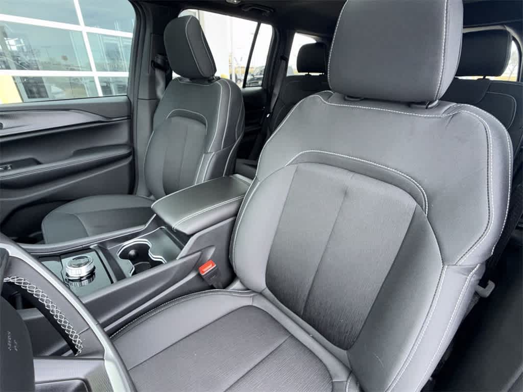 Thumbnail: 2025 Jeep Grand Cherokee - 11