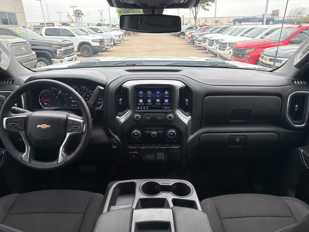 Thumbnail: 2022 Chevrolet Silverado 3500 - 15