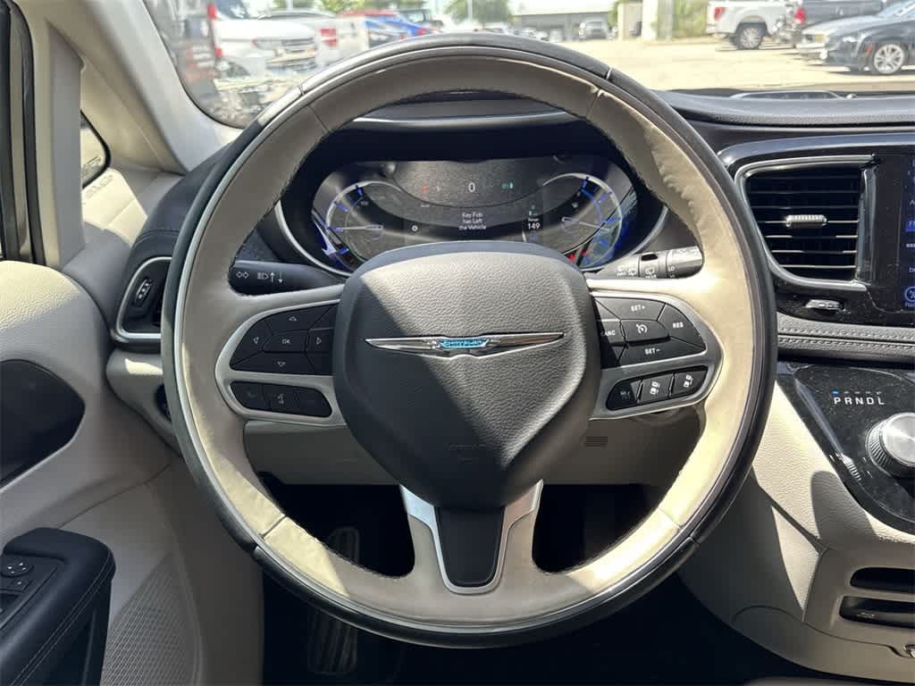 Thumbnail: 2017 Chrysler Pacifica - 19