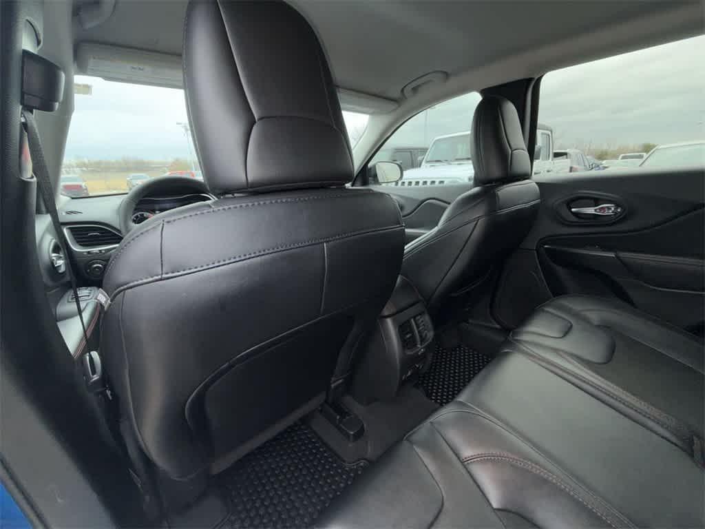 Thumbnail: 2022 Jeep Cherokee - 13