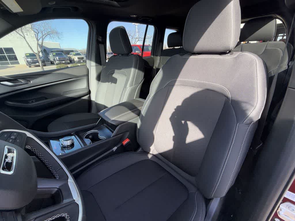 Thumbnail: 2026 Jeep Grand Cherokee - 11