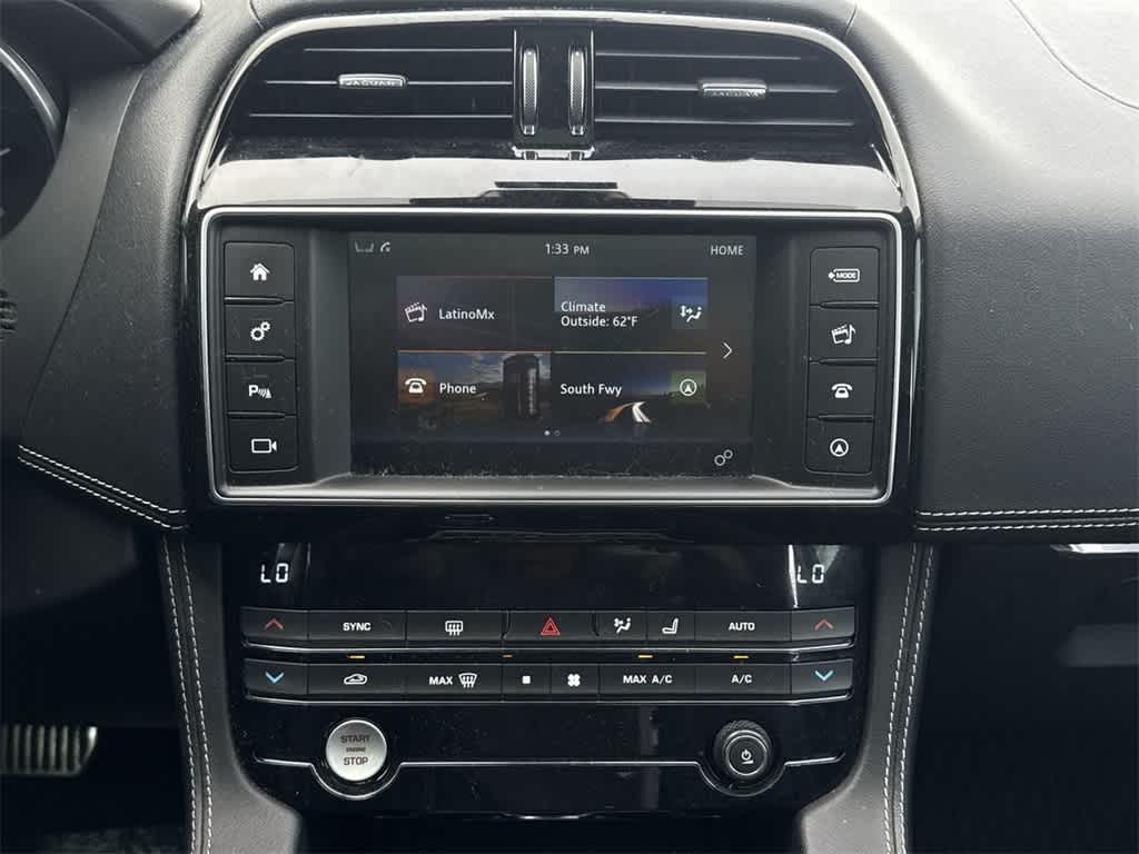 Thumbnail: 2017 Jaguar F-Pace - 14