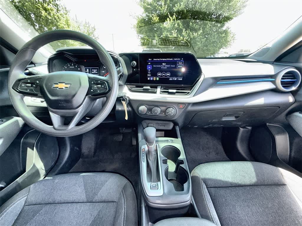 Thumbnail: 2024 Chevrolet Trax - 15