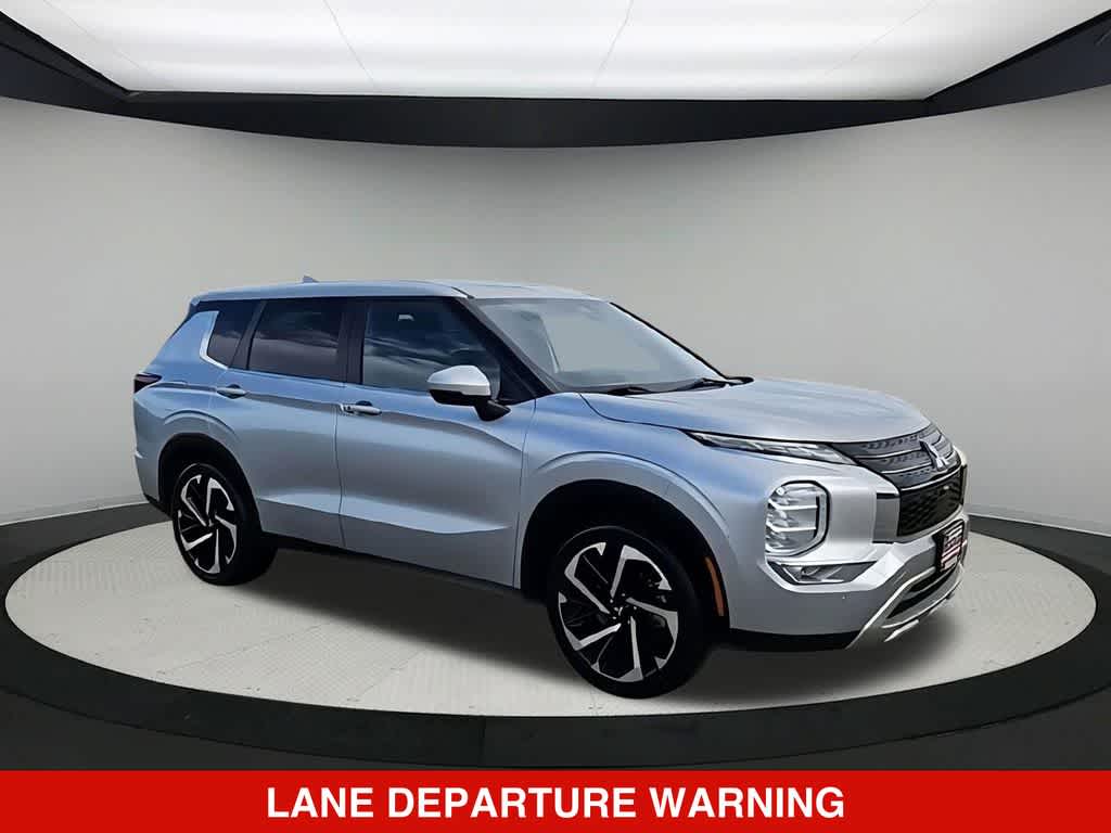 Thumbnail: 2024 Mitsubishi Outlander - 2