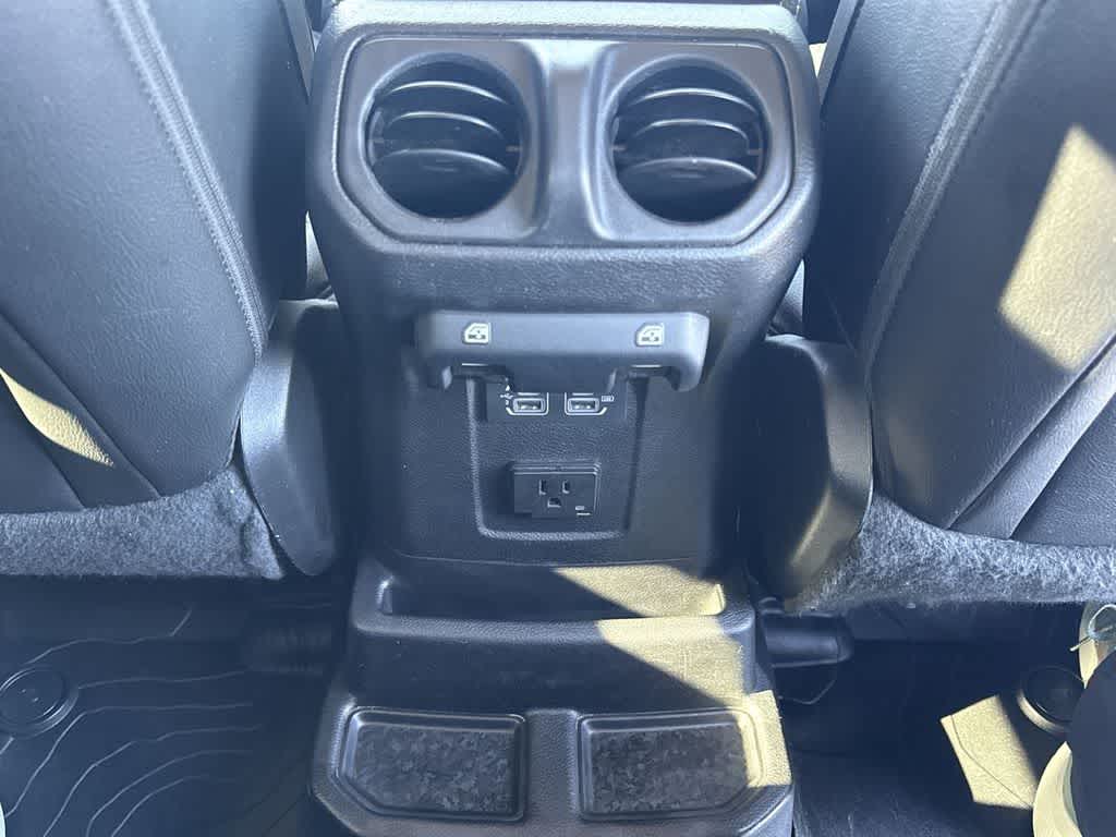 Thumbnail: 2019 Jeep Wrangler - 21